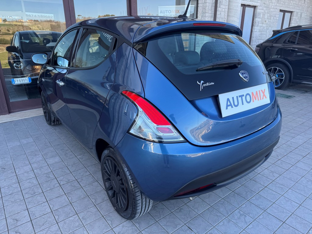 Lancia Ypsilon