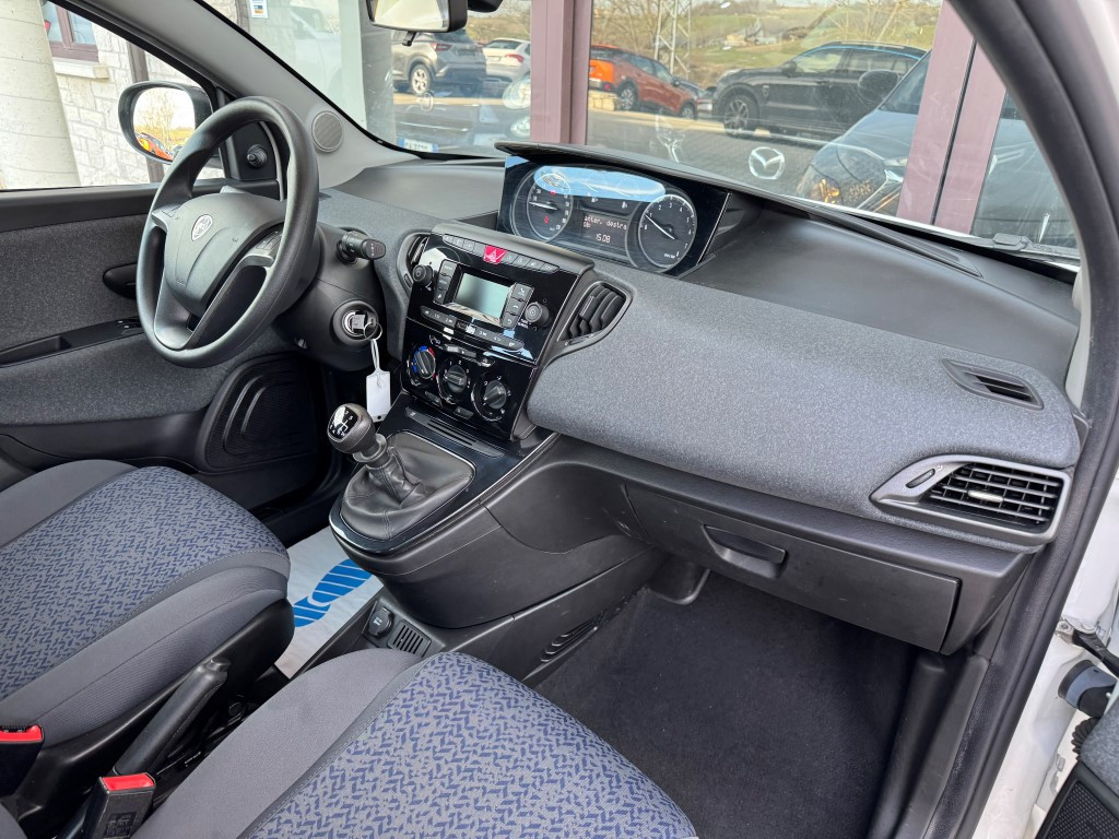 Lancia Ypsilon