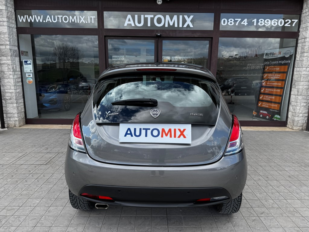 Lancia Ypsilon