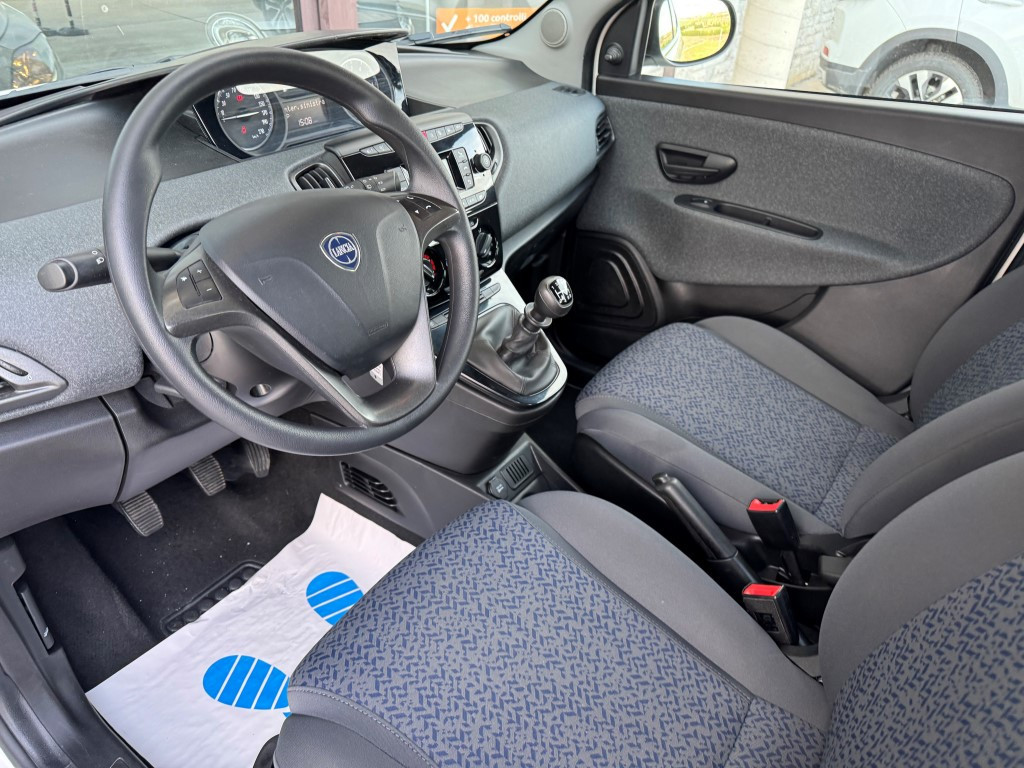 Lancia Ypsilon