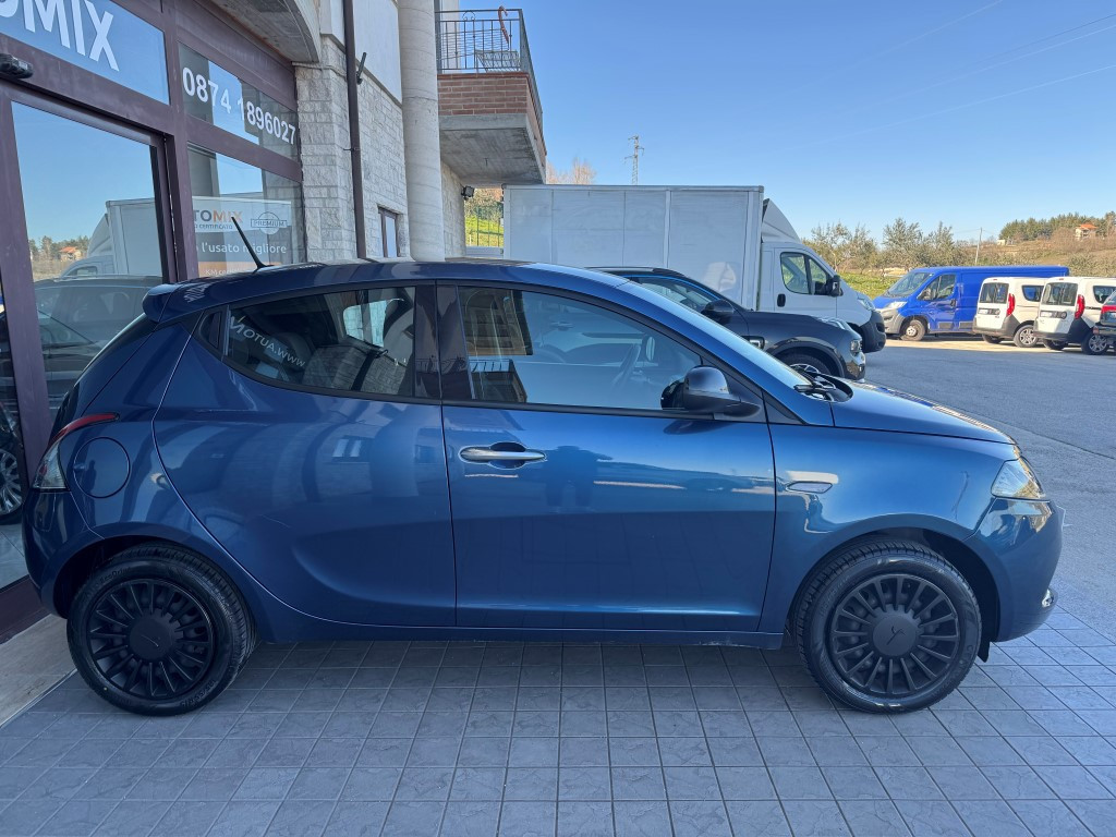 Lancia Ypsilon