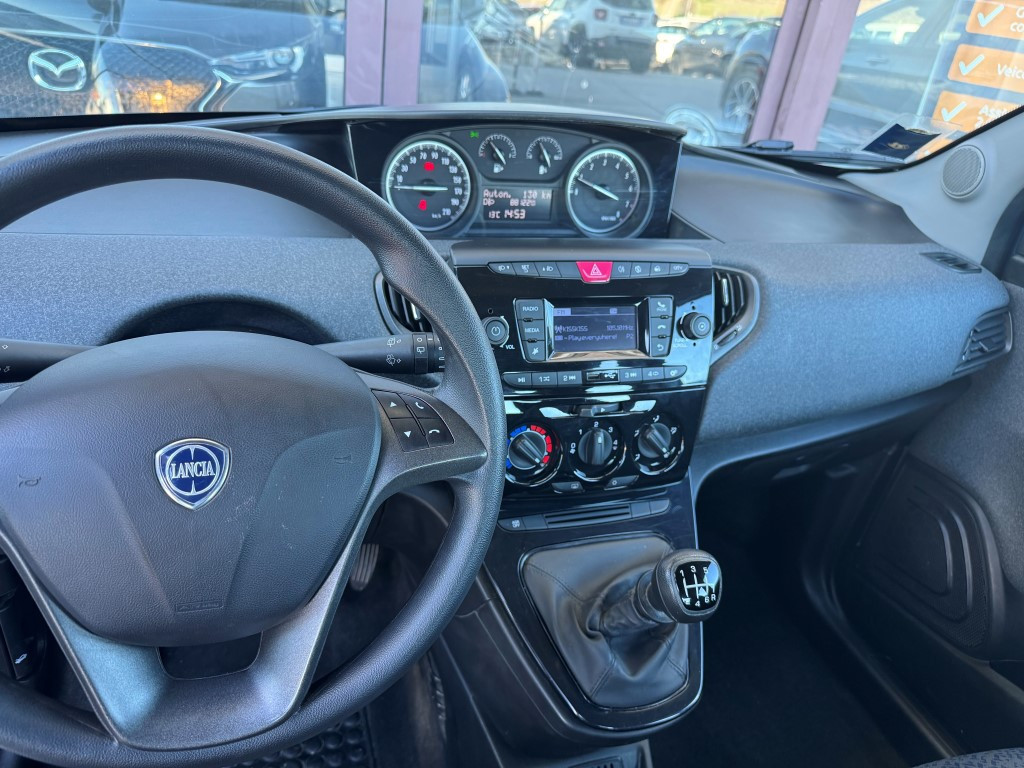 Lancia Ypsilon
