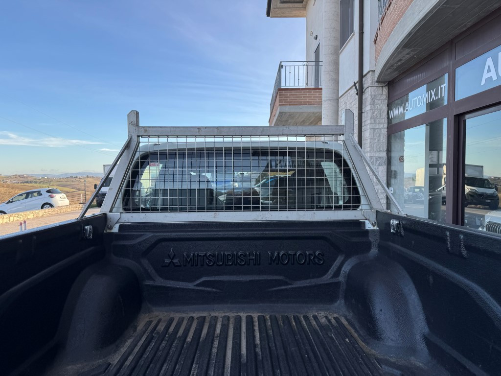 Mitsubishi L200