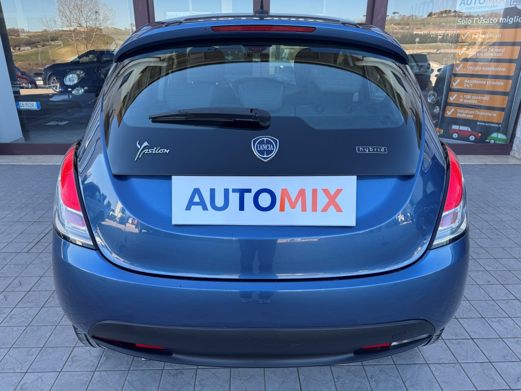 Lancia Ypsilon