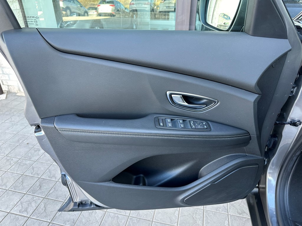 Renault ScÃ©nic