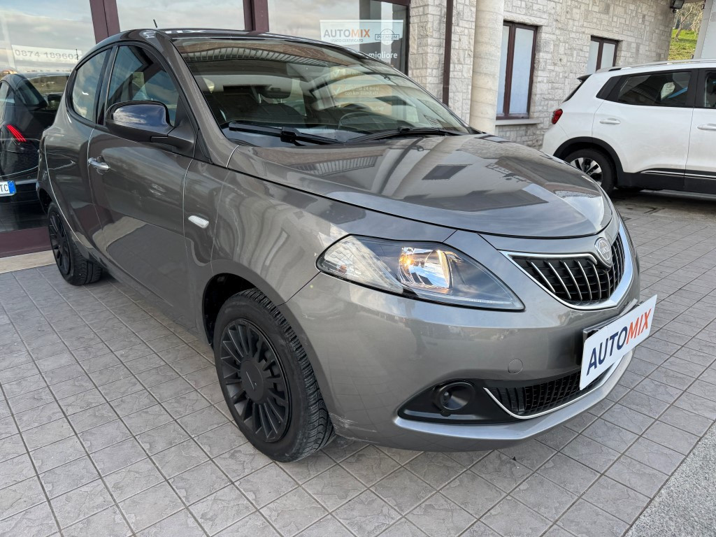 Lancia Ypsilon